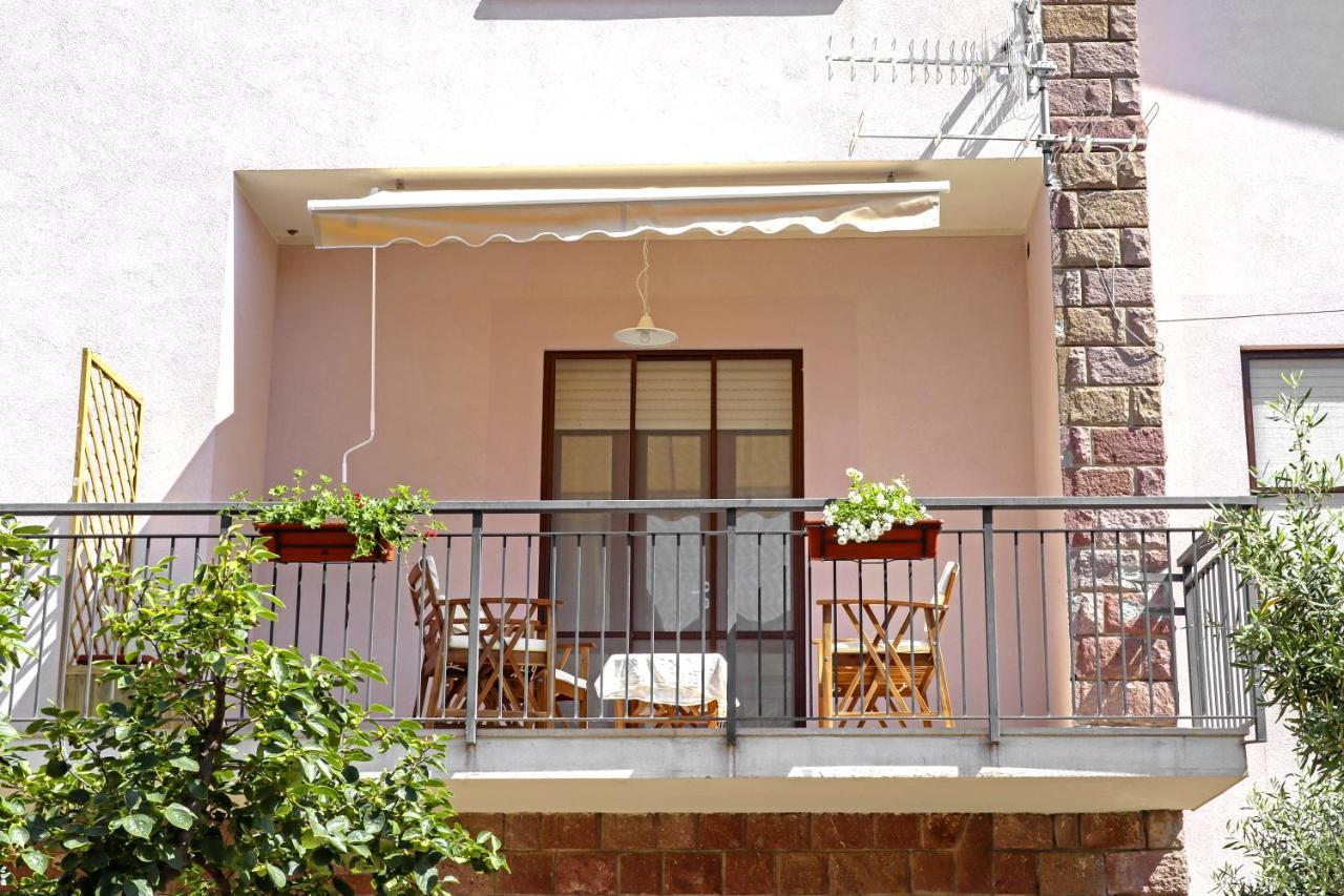 Bed and Breakfast Vaarak Bosa Exterior foto